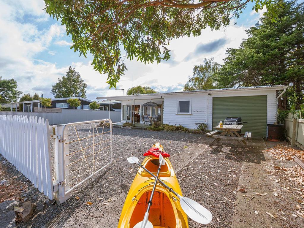 Lake Edge Cottage - Waitahanui Holiday Home Exterior foto
